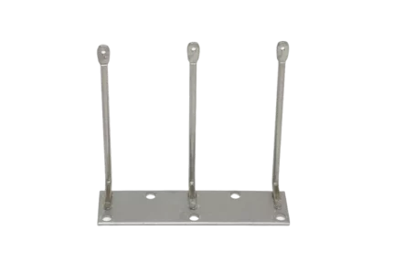 Poste com base tripla em inox para sistema de cabos anti‑aves